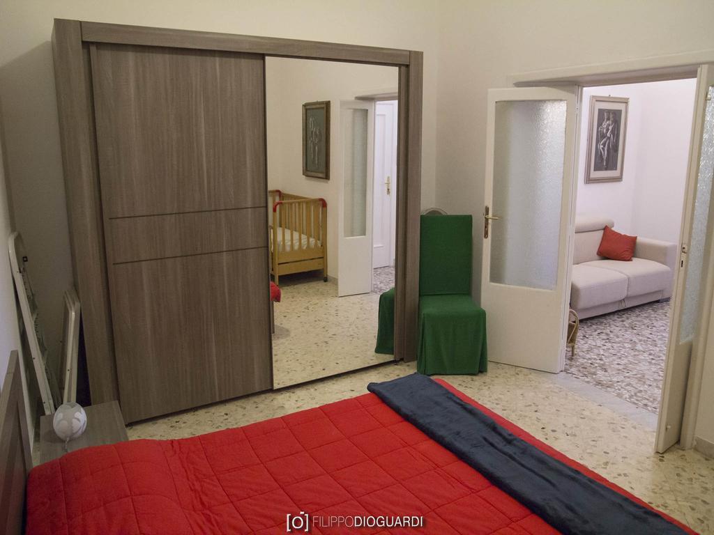 Апартаменты Old Town House Полиньяно-а-Маре Номер фото